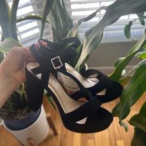 Black Y-Not Heels